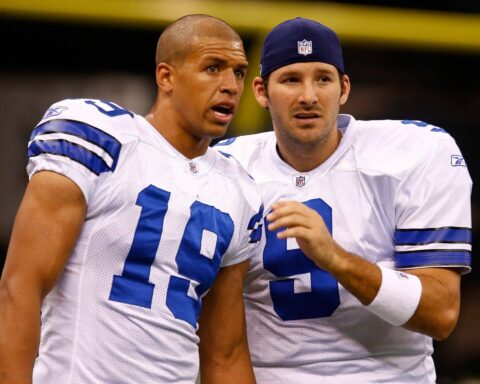 Cowboys Headlines - Tony Romo Seen Throwing Passes To Miles Austin At Practice