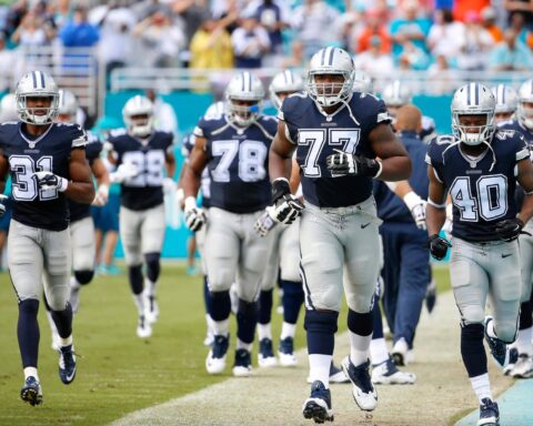 Tyron Smith, Byron Jones