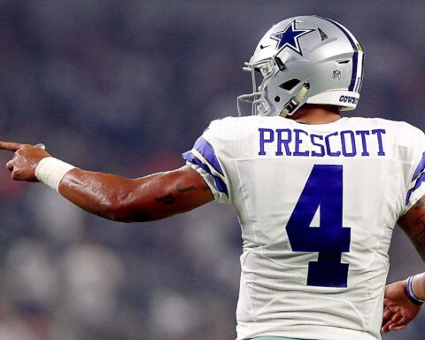 Cowboys en Español: Dak Prescott #14 Según los Jugadores, ¿Realmente Lo Es? 1