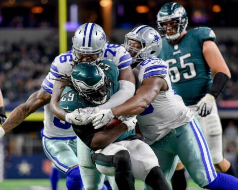 Sean's Scout: Cowboys Starters Produce Uninspiring Week 17 Win