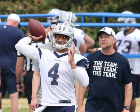 Who Deserves Blame for Cowboys Lack of Passing Game in Carolina?