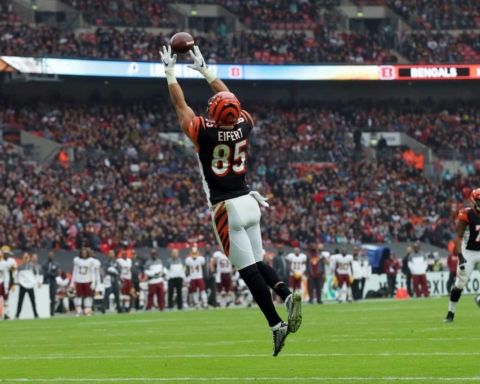 Dallas Cowboys Should Pursue Tyler Eifert in Free Agency