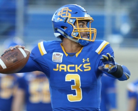 Cowboys add Taryn Christion to Quarterback Battle