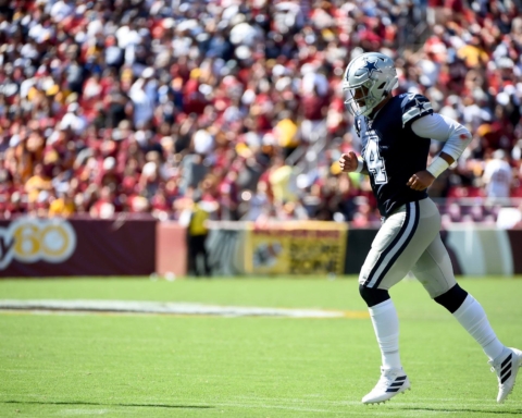 Dak Prescott Dominates Redskins, Ties own Career High for Consecutive Completions