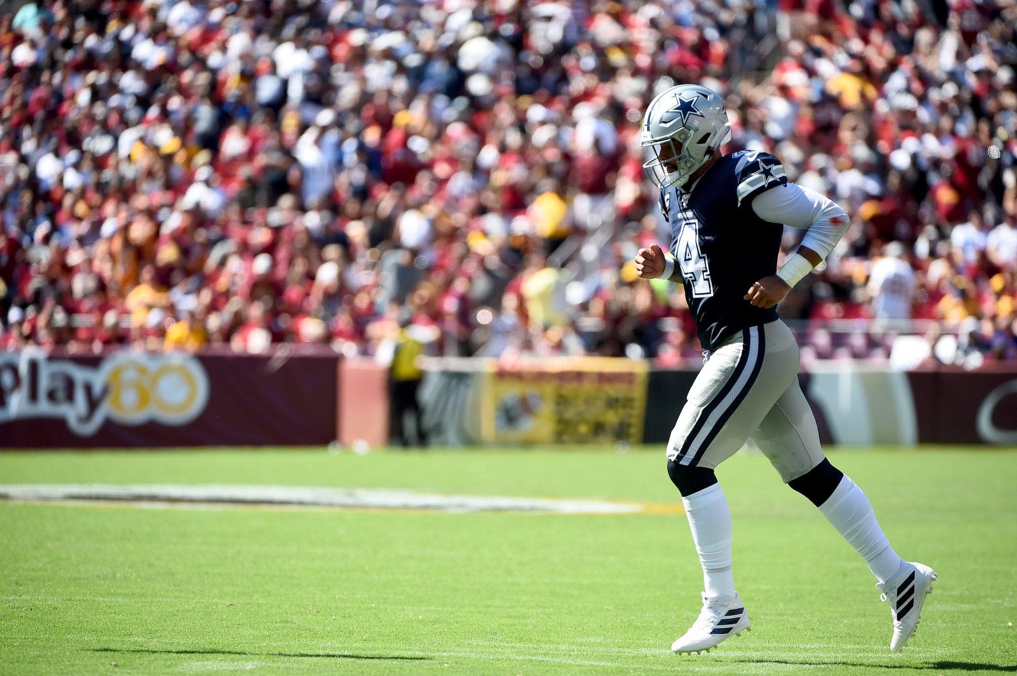 Dak Prescott Dominates Redskins, Ties own Career High for Consecutive Completions