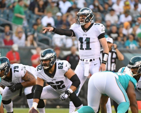 Miami Dolphins Shock The Eagles, Cowboys Retain NFC East Lead