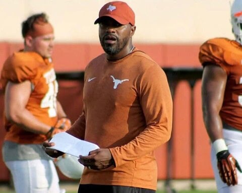 Report: Texas RB Coach Stan Drayton to Meet With Cowboys