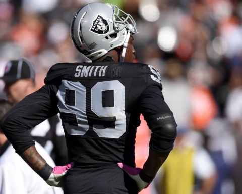 Cowboys DE Aldon Smith Gets Another Shot at Redemption
