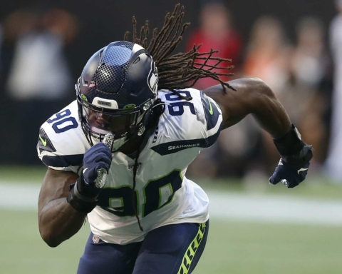 Report: Dallas Cowboys are on Jadaveon Clowney's Short List