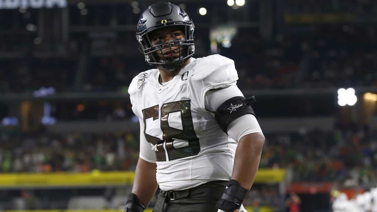 3 Non-QB Top 10 Options on Offense for the Cowboys in the 2021 NFL Draft