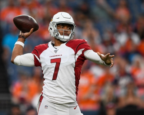 REPORT: Cowboys Visiting w/ Free Agent QB Brett Hundley