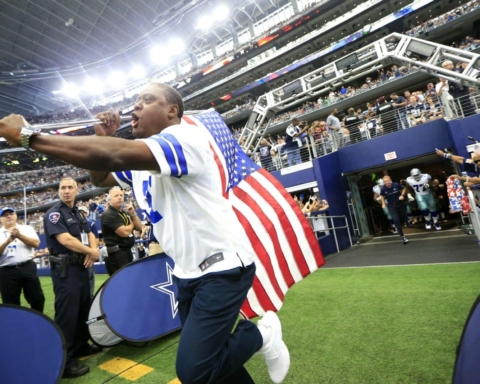 Former Cowboys Safety George Teague Assisting Coaching Staff at OTAs