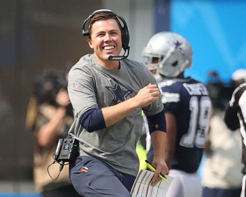 Cowboys Offense Vs. Panthers Could Resemble Pass-Heavy Opener at Bucs