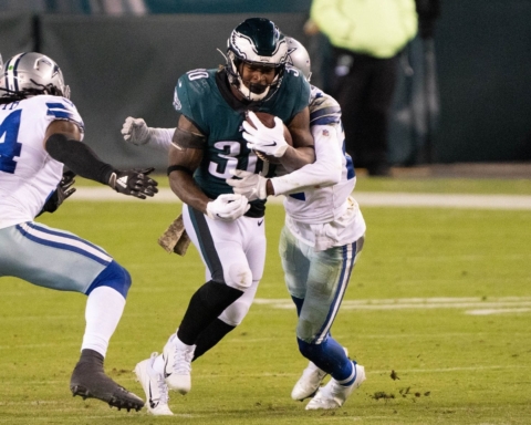 Dallas Cowboys Sign Corey Clement, RBs 3rd NFC East Team