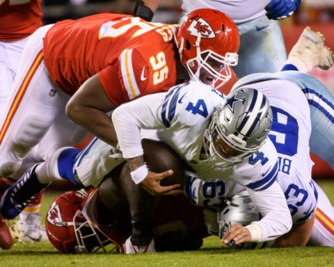 Cowboys Offensive Line Gets Throttled by Chiefs Defense 2