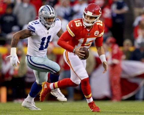 Cowboys Defense On Its Heels at Chiefs with No Help from Offense Again