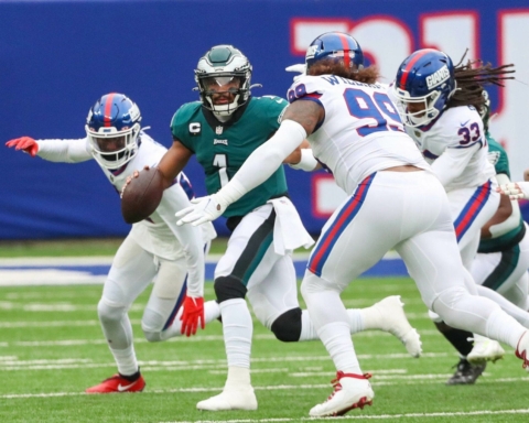 Eagles Can't Make Up Ground in NFC East with Loss at NY Giants