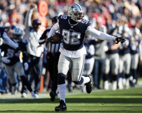 DAL 27, WAS 20: Cowboys Survive the Football Team's Second-Half Rally