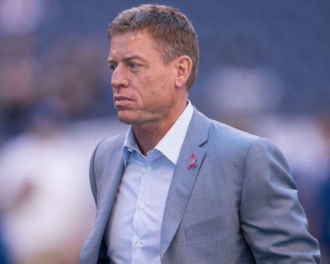 Former Cowboys QB Troy Aikman rumored to be ESPN's next MNF lead analyst.
