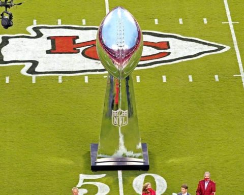 Early Favorites For Super Bowl LVII