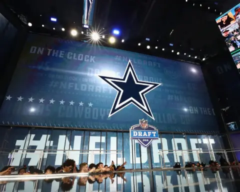 2022 Mock NFL Draft: 2 Prospects the Cowboys Could Trade Up For