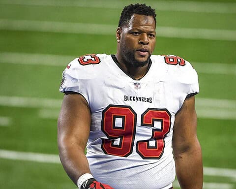 Should the Cowboys Go After DT Ndamkoug Suh? 1