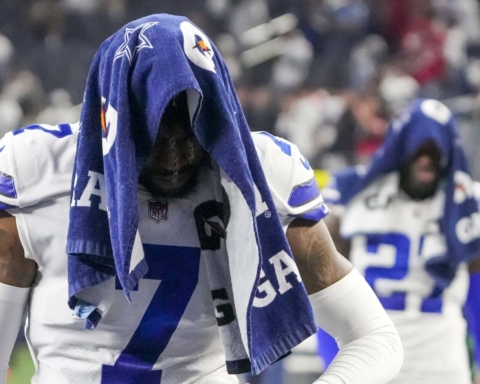 PHI 26, DAL 17: Cowboys show life in the second half, but fall short