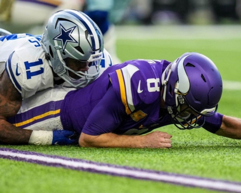 Halftime Report: Cowboys Vikings BLANK