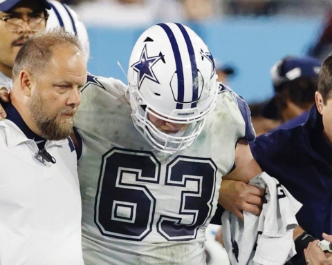 Tyler Biadasz believed to suffer high ankle sprain in victory over Titans