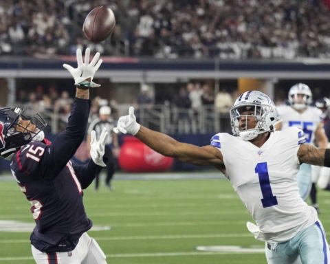 Should fans be concerned with close call to the Texans?