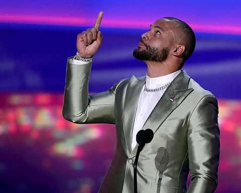 'Love you, Mama': Dak Prescott selected as 2022 Walter Payton Man of the Year, speaks on family and mental health