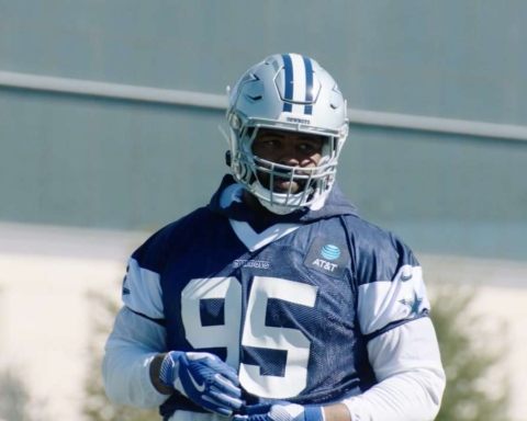 Should re-signing Jonathan Hankins be a priority for the Cowboys?