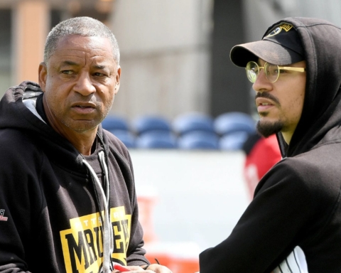 Former Cowboys player coaching for a championship tonight