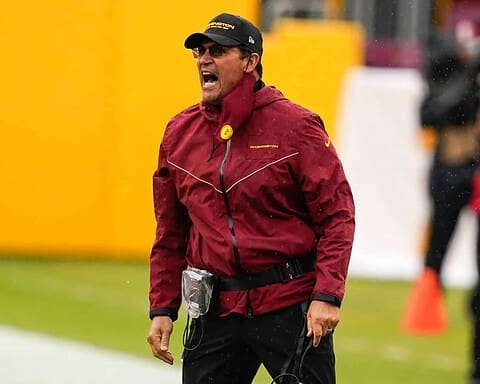 Eagles clinging to slim NFC East lead over Dallas