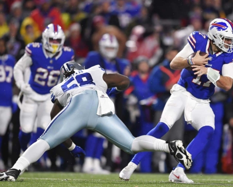 Smith, Aubrey top rookies’ efforts for Dallas in Week 15 loss