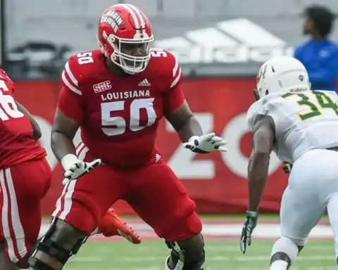 Cowboys add to offensive line depth with 233rd pick