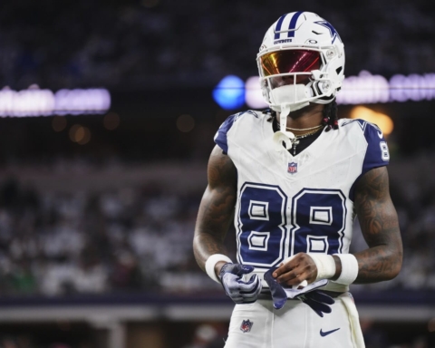 Could Cowboys consider blockbuster trade if losses pile up?
