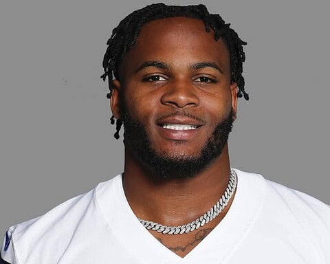 Cowboys' projected defensive starter carted off the practice field