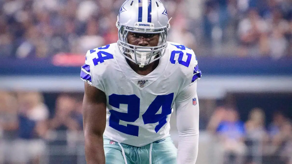 Should the Cowboys reunite with Chidobe Awuzie? 2