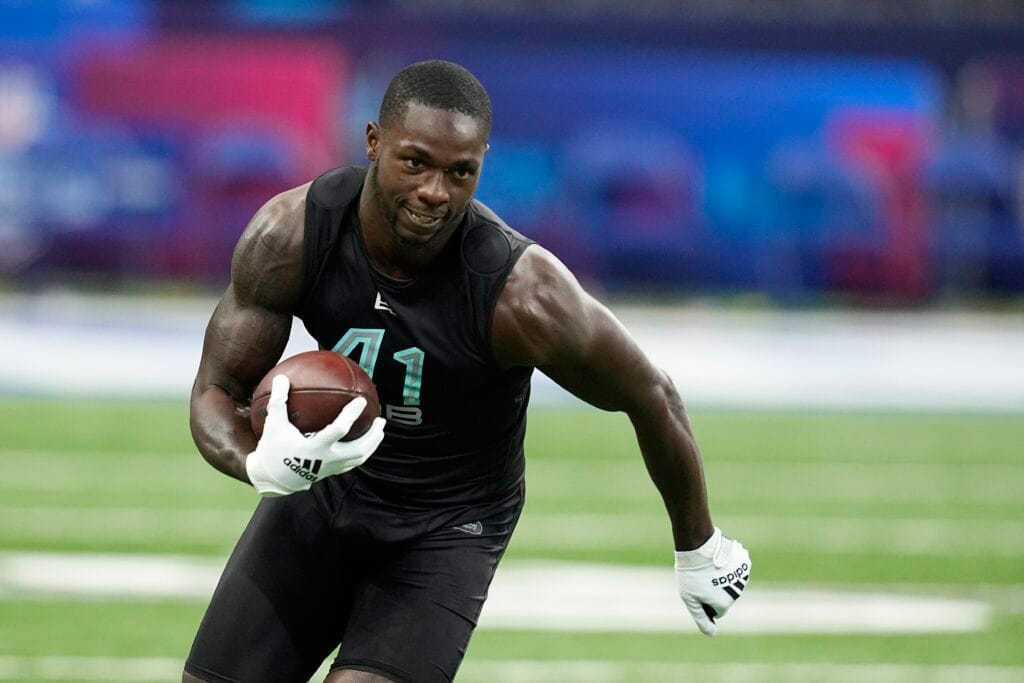 Cowboys sign S Markquese Bell to a new contract ahead of free agency 1