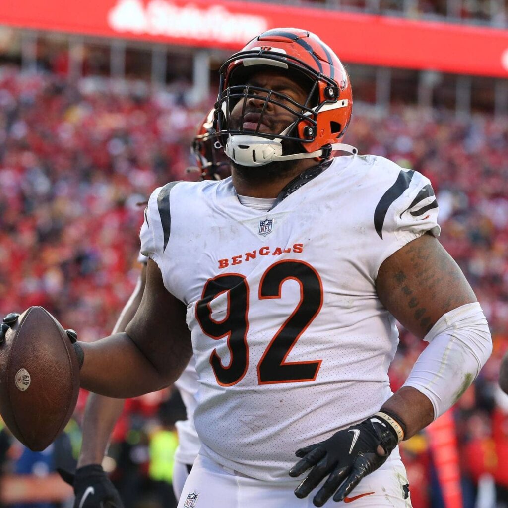 The Cowboys get "selectively aggressive" in this fun free agency scenario 3