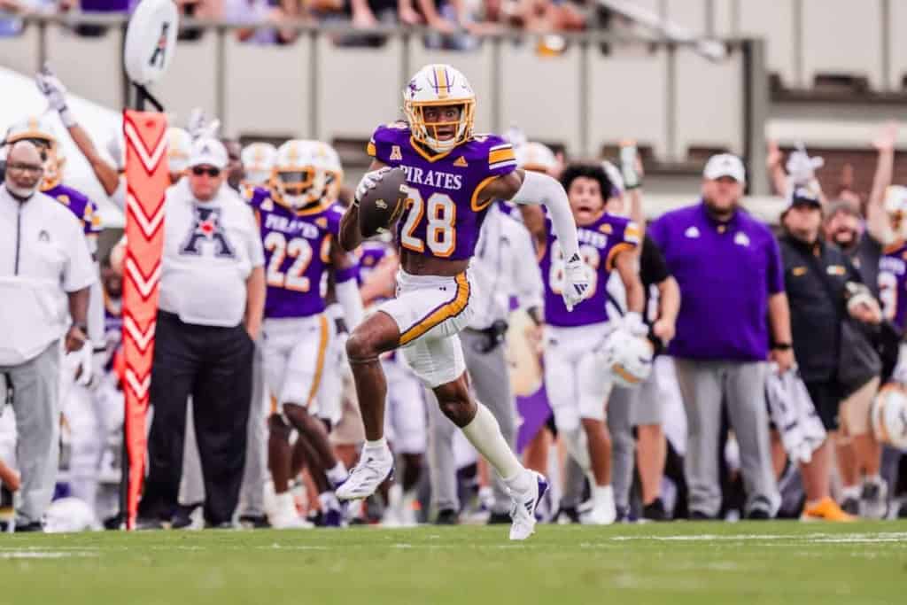 Dallas Cowboys select Shavon Revel with 76th Pick